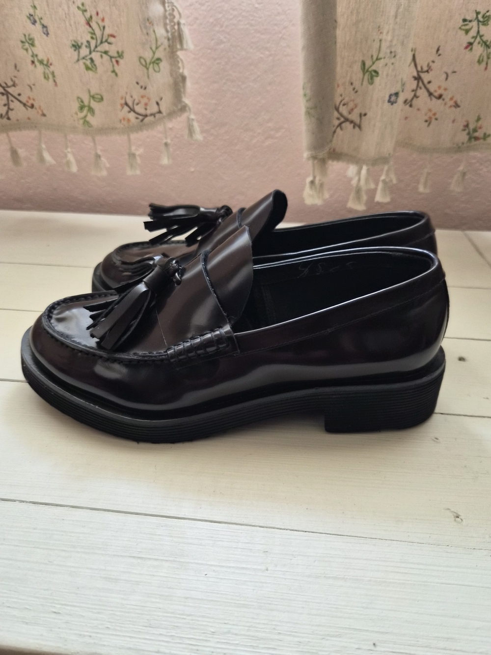 JEFFREY CAMPBELL TASSEL LOAFERS 5.5